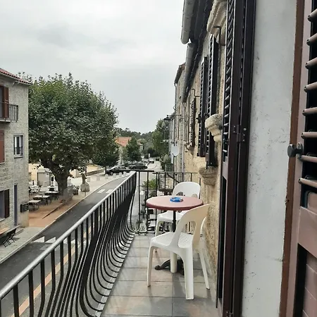 3 Pieces 80 M2 Apartment *