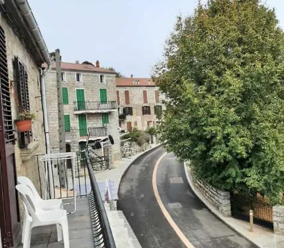 Apartmán 3 Pieces 80 M2 *