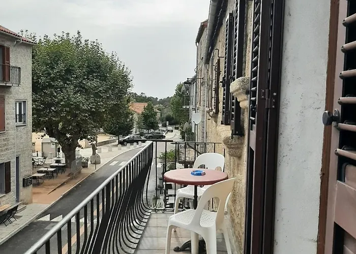 3 Pieces 80 M2 Apartmán *